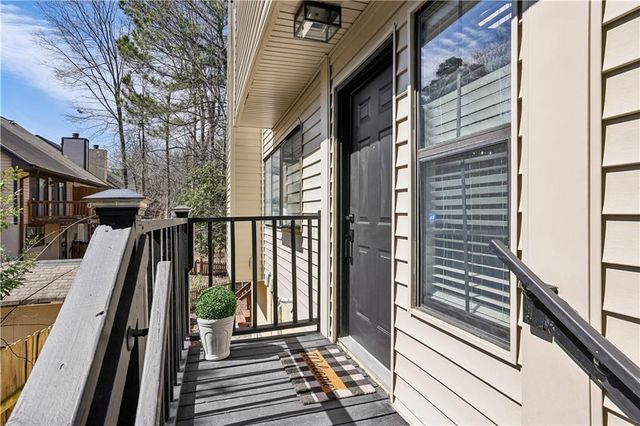 1069 Falling Water SE Drive, Smyrna, GA 30080