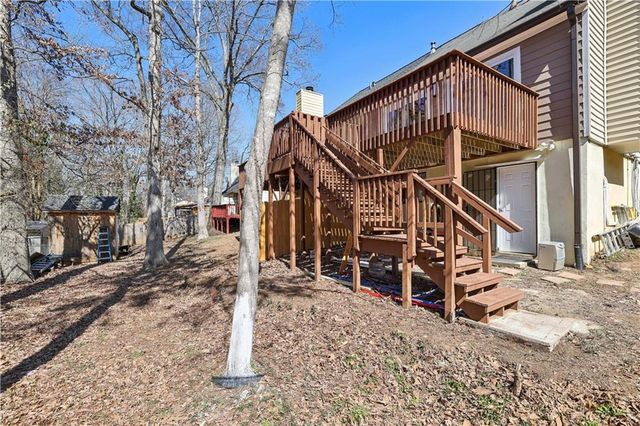 1069 Falling Water SE Drive, Smyrna, GA 30080