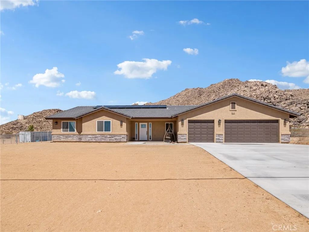 24162 Shoshone Road, Apple Valley, CA 92307