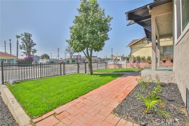 1331 W Manchester, Los Angeles, CA 90044