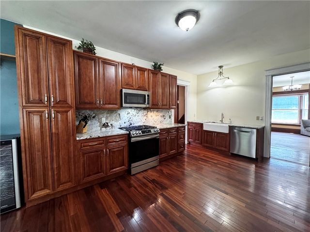 1605 Lehigh Station Road, Henrietta, NY 14467