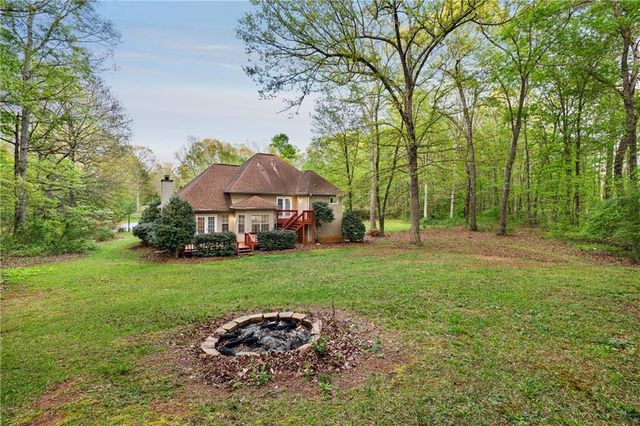 90 Montrose Lane, Sharpsburg, GA 30277