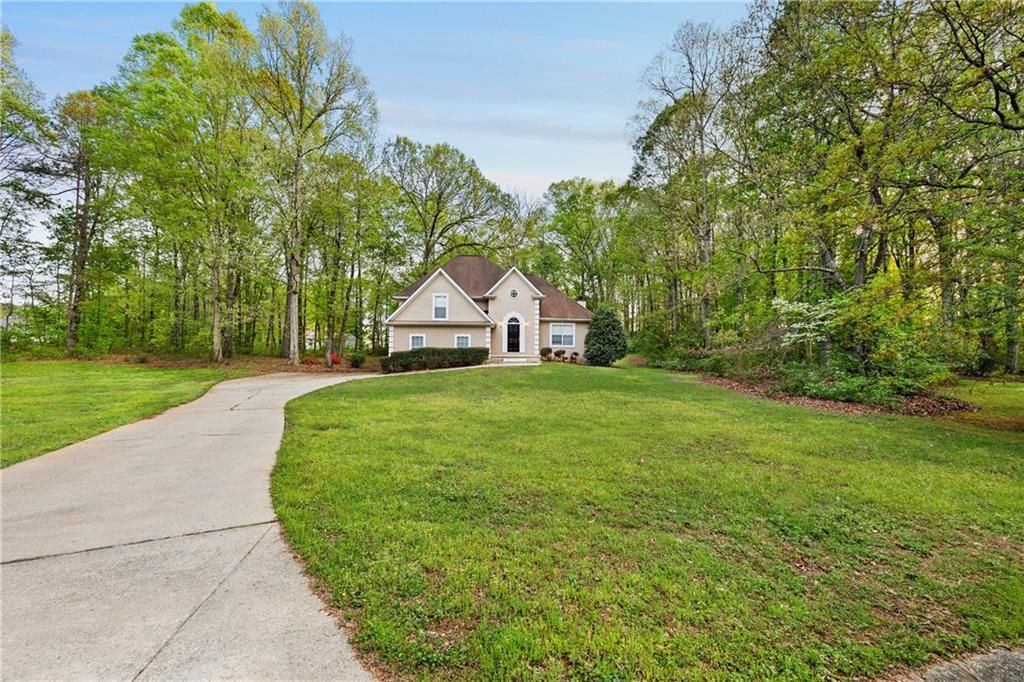 90 Montrose Lane, Sharpsburg, GA 30277