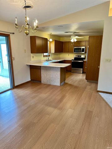 1548 E Kammerer Road, Kendallville, IN 46755