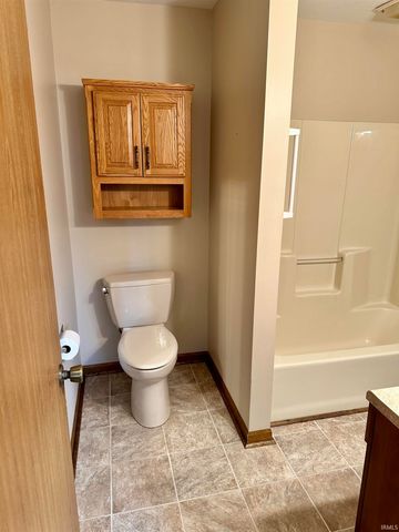 1548 E Kammerer Road, Kendallville, IN 46755