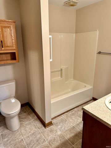 1548 E Kammerer Road, Kendallville, IN 46755