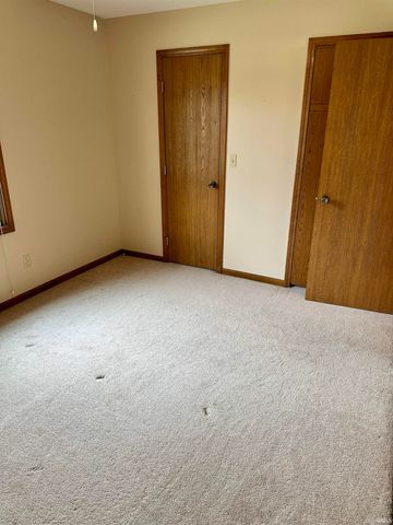 1548 E Kammerer Road, Kendallville, IN 46755