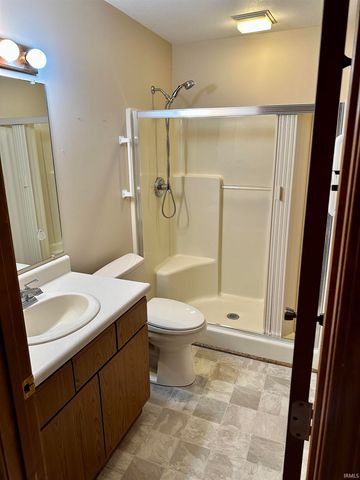 1548 E Kammerer Road, Kendallville, IN 46755