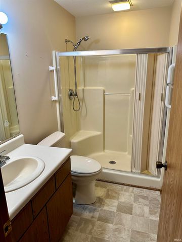 1548 E Kammerer Road, Kendallville, IN 46755