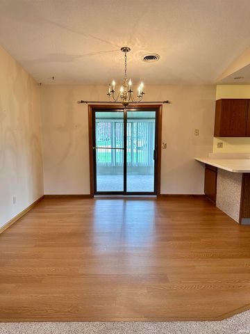 1548 E Kammerer Road, Kendallville, IN 46755
