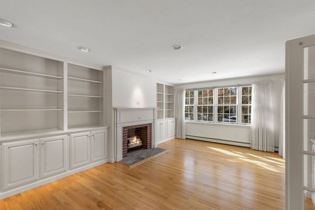 46 Kensington Dr, Sandwich, MA 02563