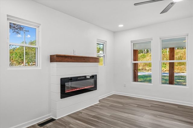 1070 NE Dawnville Road, Dalton, GA 30721