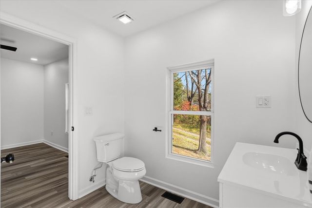 1070 NE Dawnville Road, Dalton, GA 30721