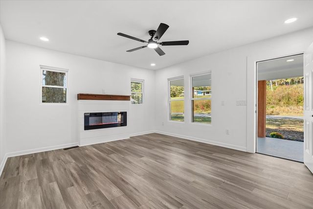 1070 NE Dawnville Road, Dalton, GA 30721