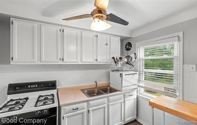 855 Leroy Street, Ferndale, MI 48220