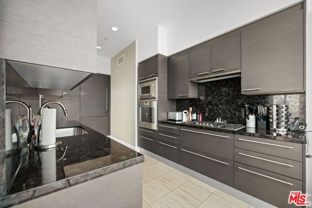 900 W Olympic Boulevard 37K, Los Angeles, CA 90015