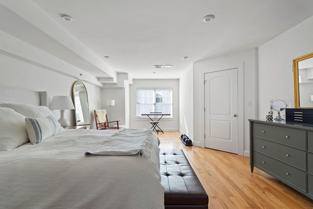 35 Middle Street A, Boston, MA 02127