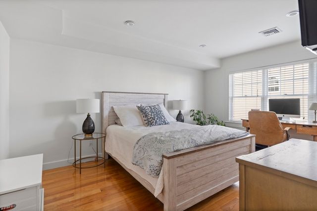 35 Middle Street A, Boston, MA 02127