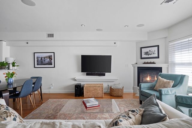 35 Middle Street A, Boston, MA 02127