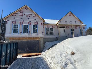 5 1/2 Gardner Road, North Greenbush, NY 12198