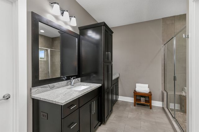 1405 S Arrowleaf Lane, West Des Moines, IA 50266