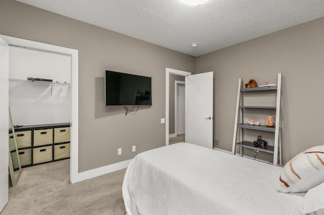 1405 S Arrowleaf Lane, West Des Moines, IA 50266