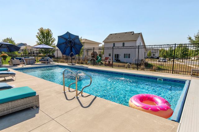 1405 S Arrowleaf Lane, West Des Moines, IA 50266