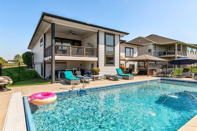 1405 S Arrowleaf Lane, West Des Moines, IA 50266