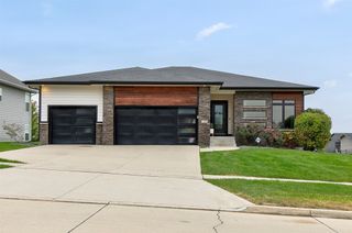 1405 S Arrowleaf Lane, West Des Moines, IA 50266