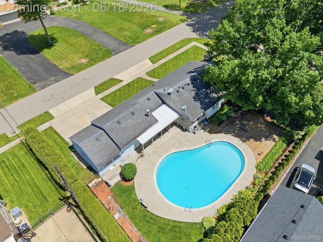 34155 Oakdale Street, Livonia, MI 48154