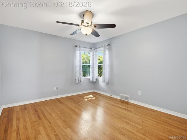 34155 Oakdale Street, Livonia, MI 48154