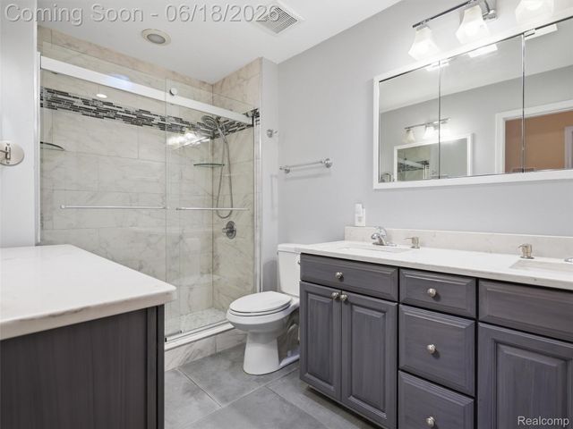 34155 Oakdale Street, Livonia, MI 48154