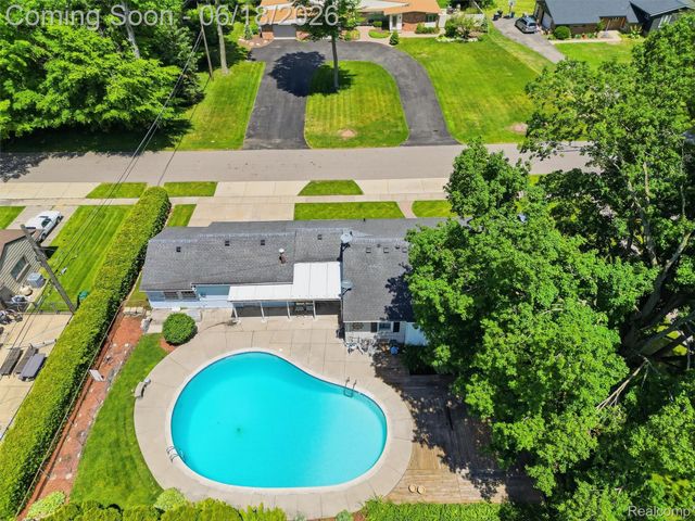 34155 Oakdale Street, Livonia, MI 48154