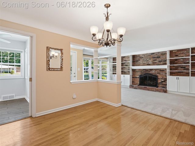 34155 Oakdale Street, Livonia, MI 48154