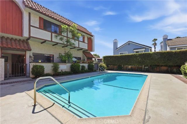 2450 E Del Mar Blvd 17, Pasadena, CA 91107