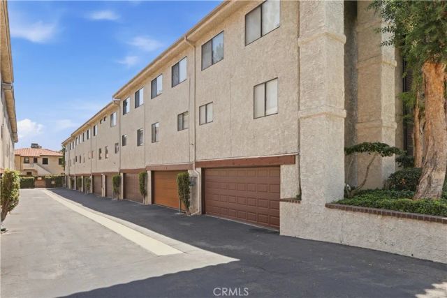 2450 E Del Mar Blvd 17, Pasadena, CA 91107