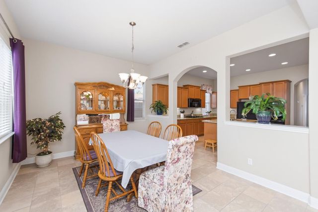 100 Starr Ct, Lincoln, CA 95648