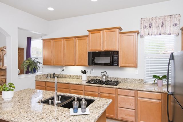 100 Starr Ct, Lincoln, CA 95648