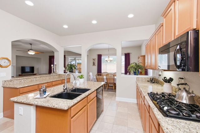 100 Starr Ct, Lincoln, CA 95648