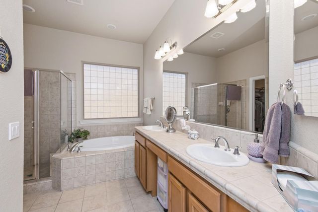 100 Starr Ct, Lincoln, CA 95648