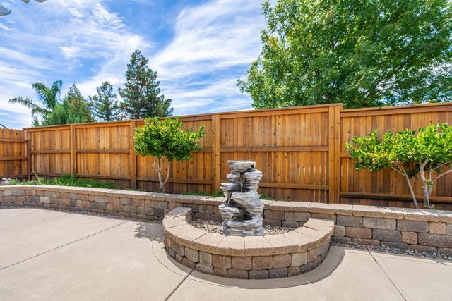 100 Starr Ct, Lincoln, CA 95648