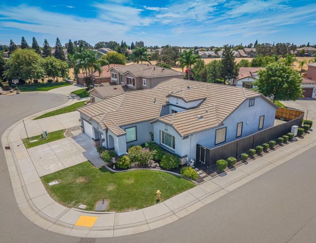 100 Starr Ct, Lincoln, CA 95648