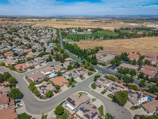 100 Starr Ct, Lincoln, CA 95648