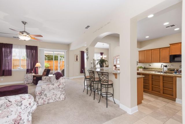 100 Starr Ct, Lincoln, CA 95648