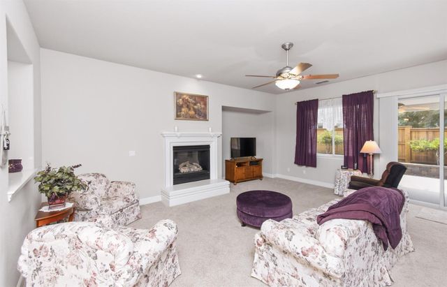 100 Starr Ct, Lincoln, CA 95648