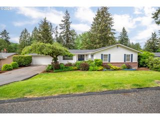 303 E CEDAR Ln, Longview, WA 98632