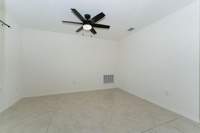 138 SW Carter Avenue, Port St. Lucie, FL 34983