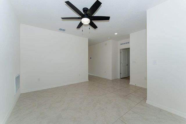138 SW Carter Avenue, Port St. Lucie, FL 34983