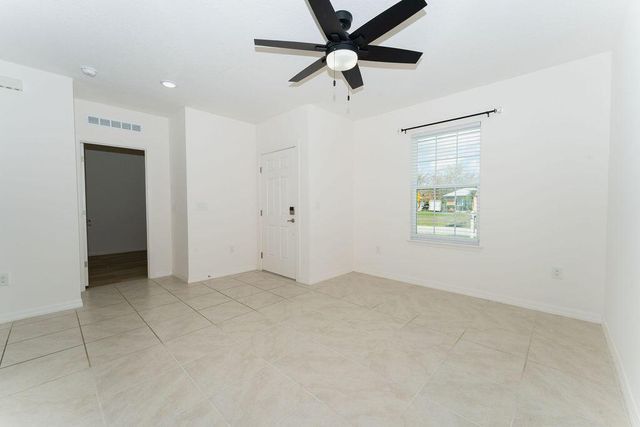 138 SW Carter Avenue, Port St. Lucie, FL 34983