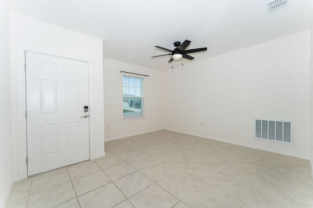 138 SW Carter Avenue, Port St. Lucie, FL 34983